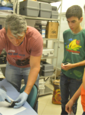 Estudantes visitam sede da Pefoce e conhecem o Laboratório de Impressão Papiloscópica