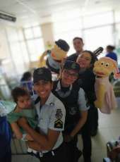 Policiais Militares visitam crianças internadas em hospital infantil