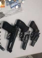 Polícia Civil prende trio criminoso com armas, munições, drogas e dinheiro na AIS 9