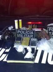 Dupla é presa com armas e drogas em Fortaleza