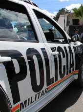 PMCE prende em flagrante homem suspeito de agredir companheira no Crato