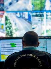 Com auxílio do videomonitoramento, PMCE orienta banhistas da Vila do Mar a retornarem para casa