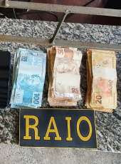 Dupla é presa com drogas e mais de R$ 3 mil em ação do CPRaio da PMCE em São Benedito