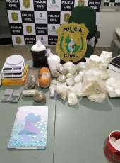 Mais de 30 quilos de drogas e materiais utilizados para preparação de entorpecentes são apreendidos