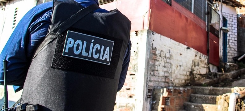 Em Acao Rapida Policias Civil E Militar Capturam Suspeito De Matar Pai E Filho Em Beberibe Secretaria Da Seguranca Publica E Defesa Social Em Acao Rapida Policias Civil E Militar Capturam Suspeito De Matar Pai E Filho Em Beberibe Secretaria Da Seguranca Publica E Defesa Social