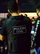 Homem com mandado por roubo qualificado é preso durante operação da PC-CE na Bela Vista
