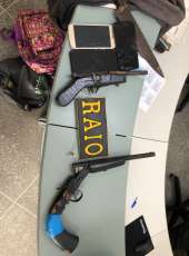 Ação da PMCE resulta em prisão, apreensão de armas e recuperação de veículos roubados