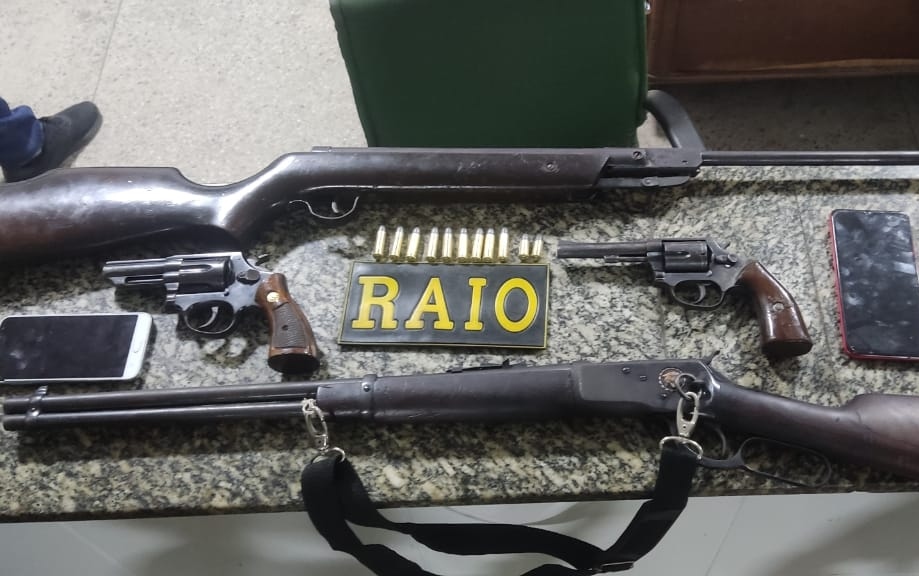 Cinco homens em posse de quatro armas de fogo são capturados pela PMCE em Ubajara