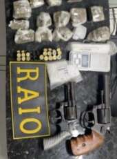 Abordagem da PMCE resulta em prisão e na apreensão de duas armas de fogo, munições e drogas em Forquilha