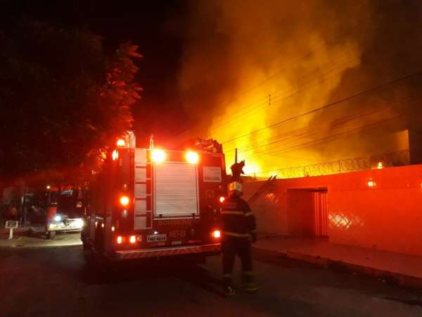 Corpo de Bombeiros é acionado para atender incêndio no HUOP em Cascavel