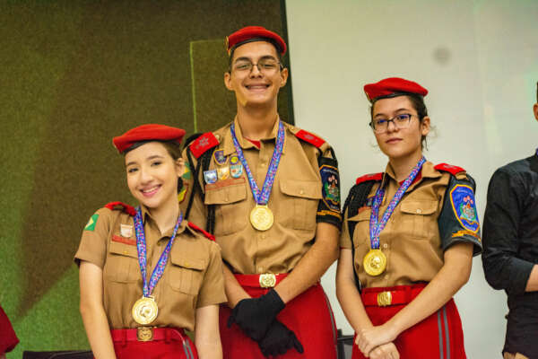 Estudantes baianos conquistam 19 medalhas de ouro em competição de  matemática