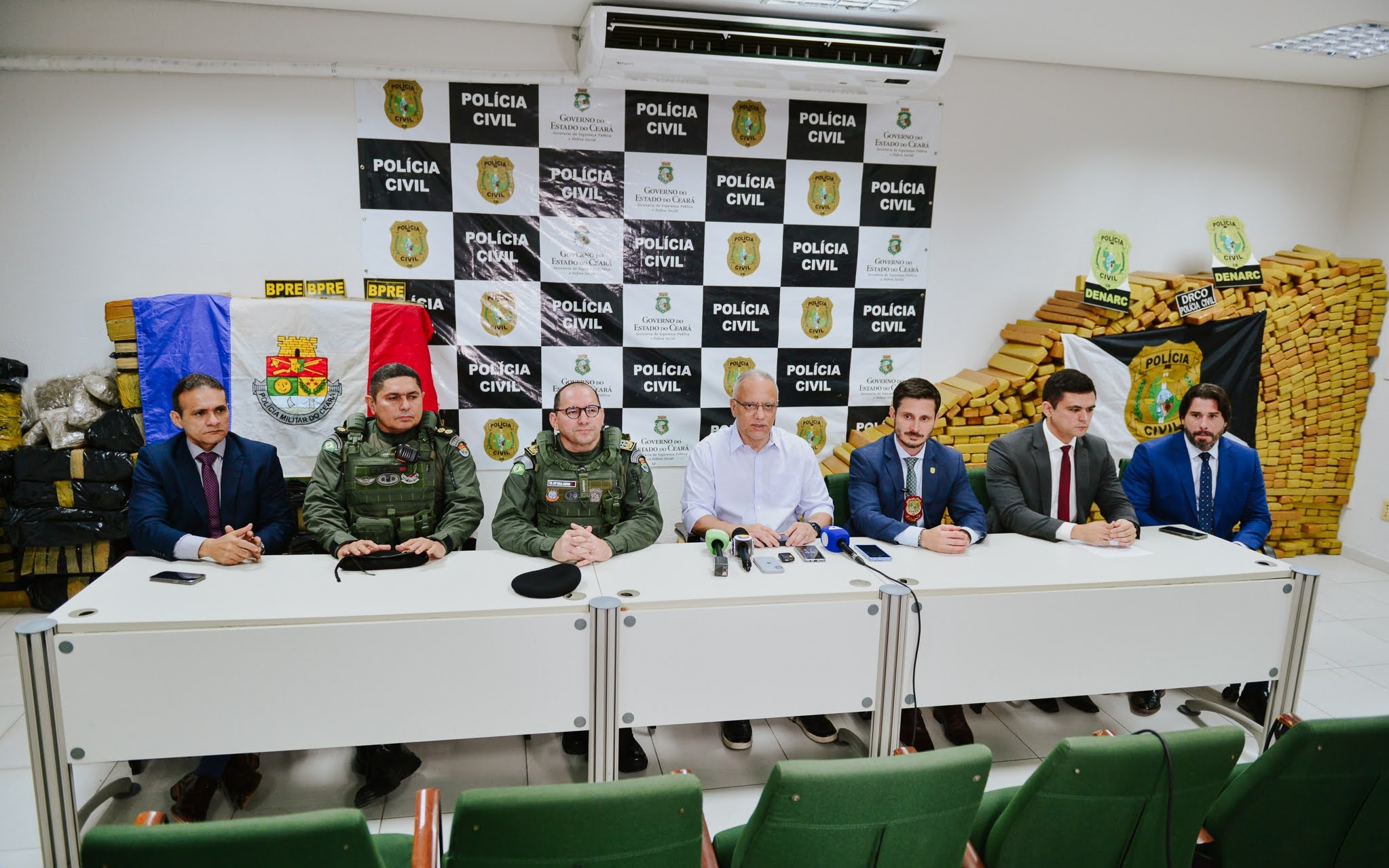 PCCE e PMCE apreendem cerca de 2,5 toneladas de drogas em ações em Pindoretama