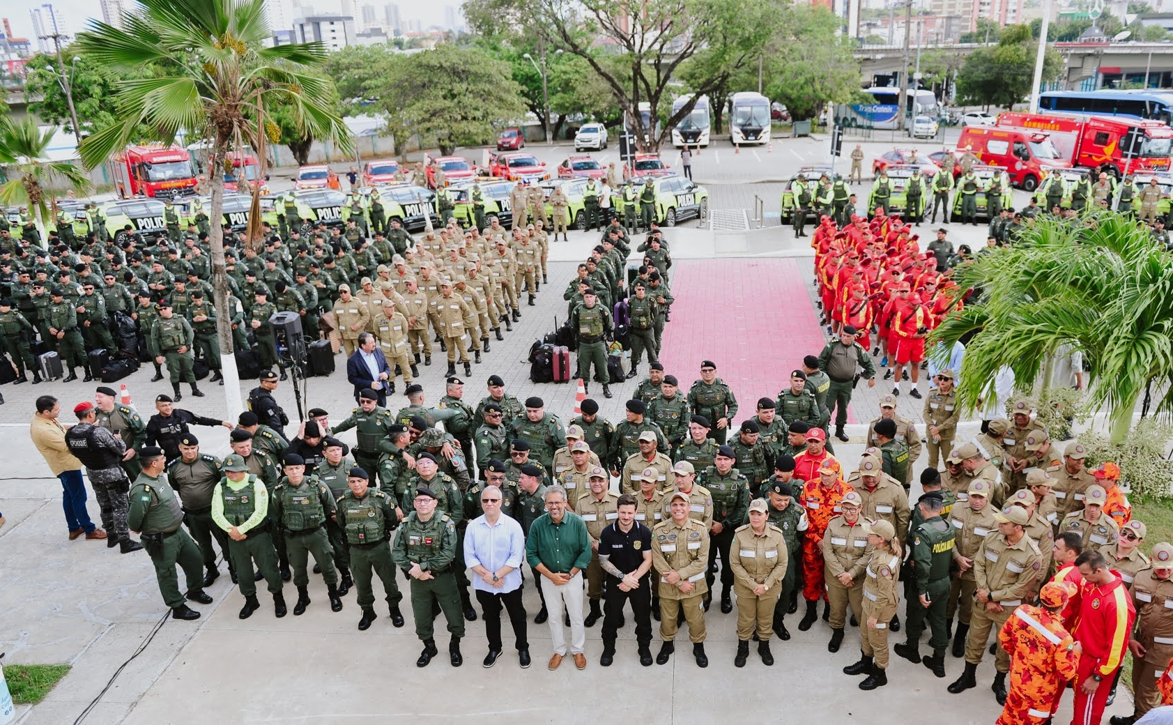 Governo do Ceará entrega 20 novas viaturas ao BPTur durante saída para Operação Carnaval 2026