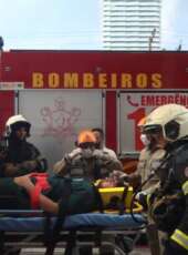 Corpo de Bombeiros participa de simulado de incêndio em torre empresarial de Fortaleza